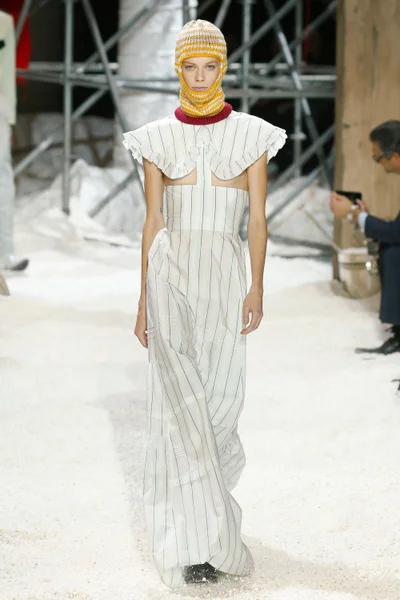 Look 19